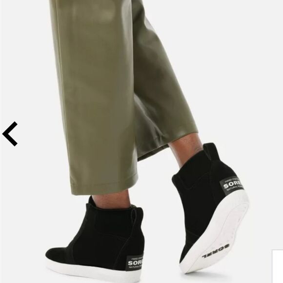 Sorel Out And About suede sneakers 6.5 - Picture 1 of 10